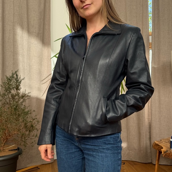 Sleek Black Leather Jacket for Women - Picture 12 of 16